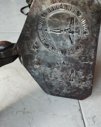 Ferro vintage per ostie chiesa