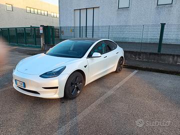 TESLA Model 3 - 2021
