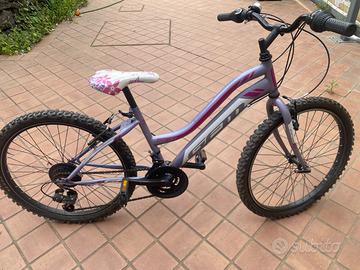 Mountain bike (MTB) per ragazza o donna
