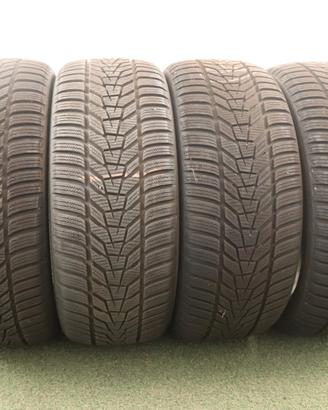 Gomme Hankook Winter Icept 215 40 18 inverno