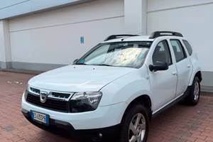dacia duster 1.6 benzina km 90.000 anno 2013