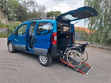 Peugeot Bipper Pianale ribassato con rampa disabil