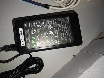 alimentatore 12v 1 amp 