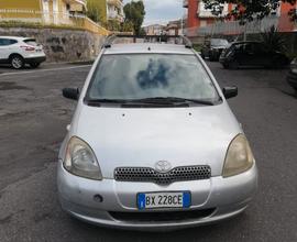 TOYOTA Yaris - 2001