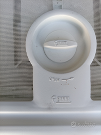 Finestra e zanzariera per tetto camper