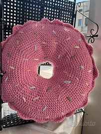 cuscino ciambella. fatto a mano