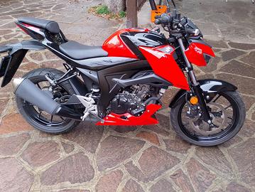 Moto suzuki gsx s 125