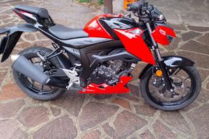 Moto suzuki gsx s 125