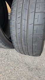 Pirelli PZero PZ4 235/35/19 - 91Y usate