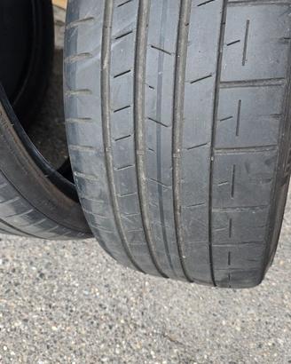 Pirelli PZero PZ4 235/35/19 - 91Y usate