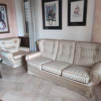 divano più due poltrone 