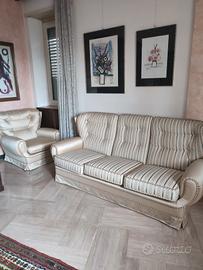 divano più due poltrone 