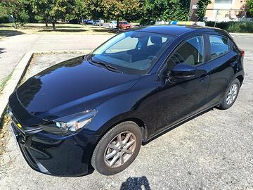 Mazda 2 1.5  benzina 75 CV (2023) 