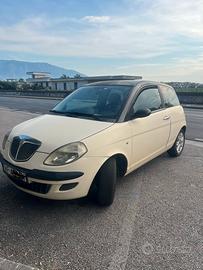 Lancia ypsilon Marciante completa di assicurazione