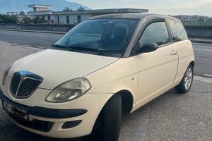 Lancia ypsilon Marciante completa di assicurazione