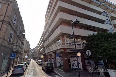 Locale comm Pescara centro