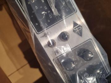 UNIVERSAL AUDIO 6176 - Preamp/ compressor
