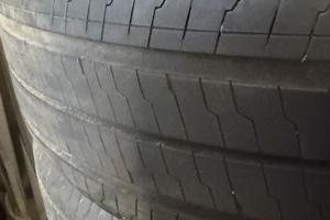 Set 4 cerchi con pneumatici Continental 235/65 16