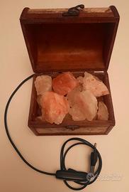 Cofanetto Vintage con sassi di sale e luce a LED