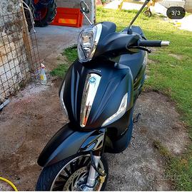 Piaggio Beverly 300 Police