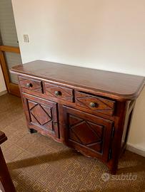 Credenza vintage in stile provenzale