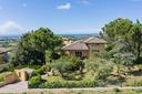 villa-di-294-m²-con-piu-di-5-locali-e-box-auto-dop