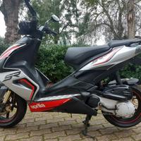 APRILIA SR50R  ANNO 2015 PARI AL NUOVO