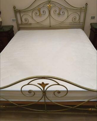 Letto matrimonile in ferro battuto