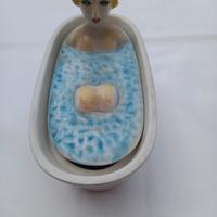  ceramica donna bagno vintage