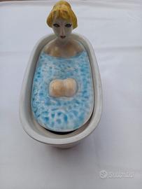 statuetta vintage ceramica donna bagno