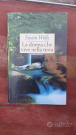 La donna che vive nella terra