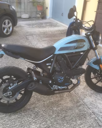 Ducati scrambler 400