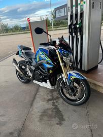 suzuki gsr 750