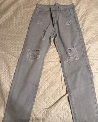 Jeans Grigi Strappati