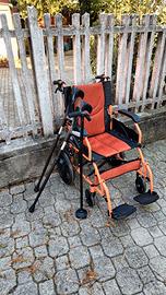 Sedia a rotelle ,cuscino antidecubito e stampelle