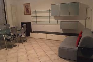 Ampio monolocale in torre d'arese ristrutturato