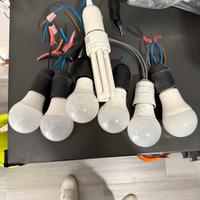 Lotto 7 lampadine e portalampada