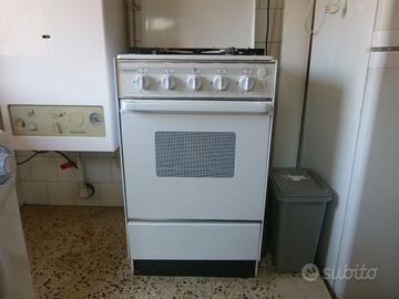 Cucina Bompani - gas, 4 fornelli, forno, bianca