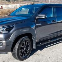 Toyota hilux invincible 2.8