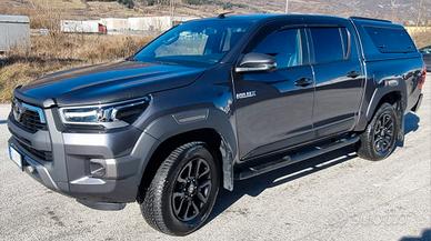 Toyota hilux invincible 2.8
