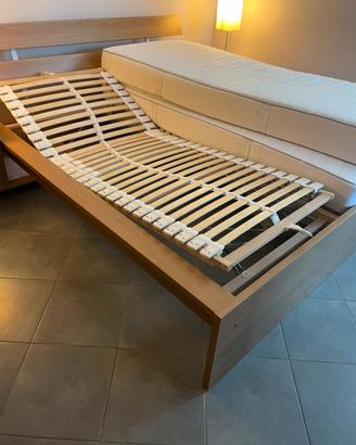 Camera da letto con reti sollevabili testa-piedi