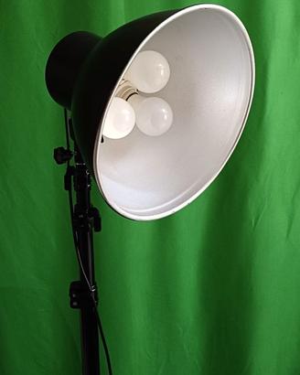 Illuminatore e Stativo Telescopico H 4m. con Ruote