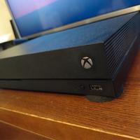 Xbox One X 1TB nero
