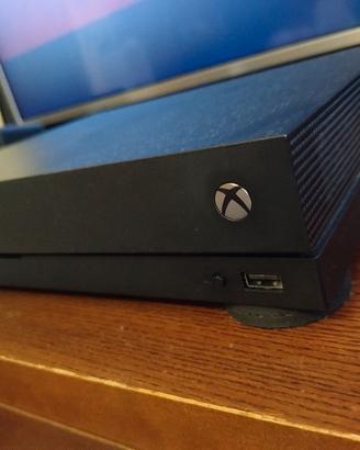 Xbox One X 1TB nero