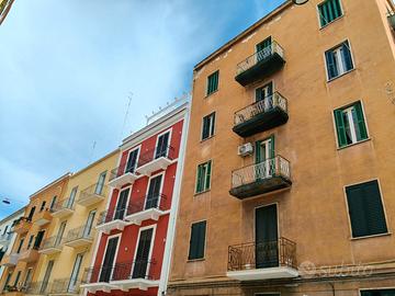 Ampio 3 vani con cortile privato in zona Liberà