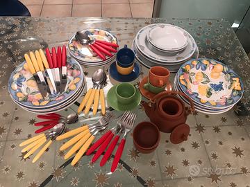 Servizio piatti, posate e Caffe