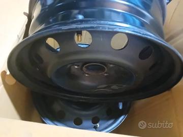 Cerchioni auto in acciaio come nuovi