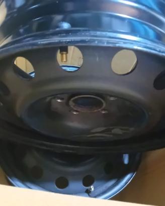 Cerchioni auto in acciaio come nuovi