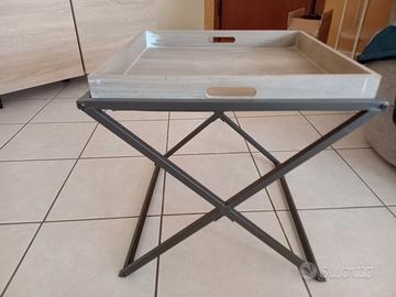 Tavolino portaoggetti