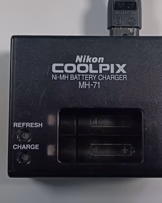Nikon Coolpix MH-71